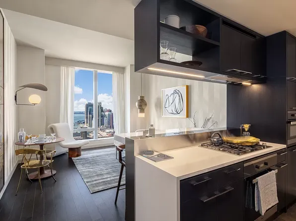 252 South St, New York, NY