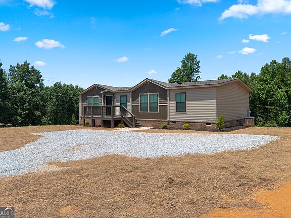 3rd image of 654 Robertson Loop Rd