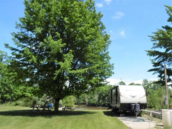 3485 Birch Point Rd, Beaverton, MI 48612