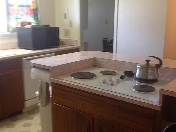 3rd image of 1100 Camino Real