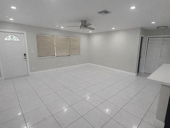 3rd image of 2800 SW 9th Street