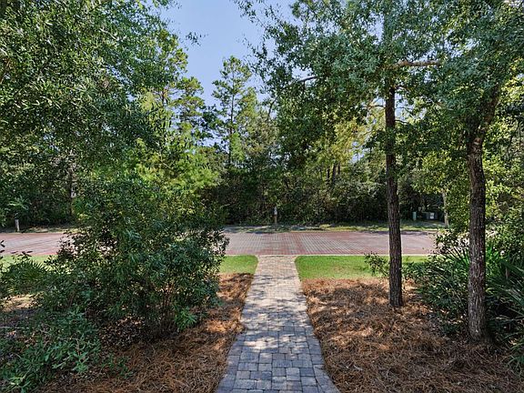 5th image of 117 Devlieg Ave