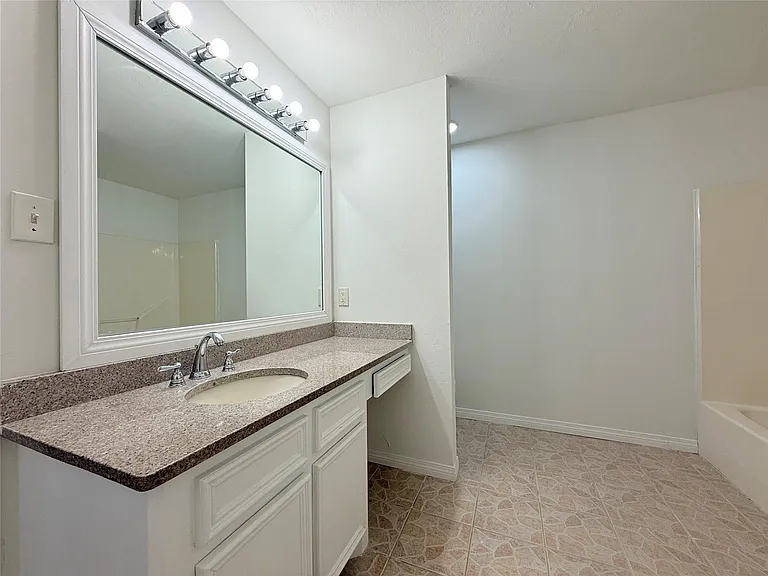 5122 Breckenridge Dr — Photo 11