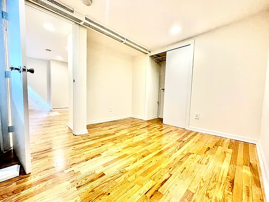 Rented by HOLTON REAL ESTATE INC. | media 18