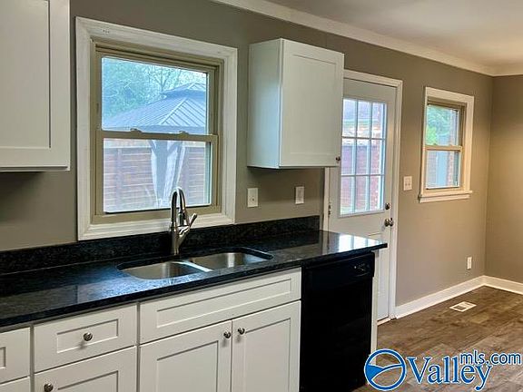5th image of 1717 Club View Dr NW