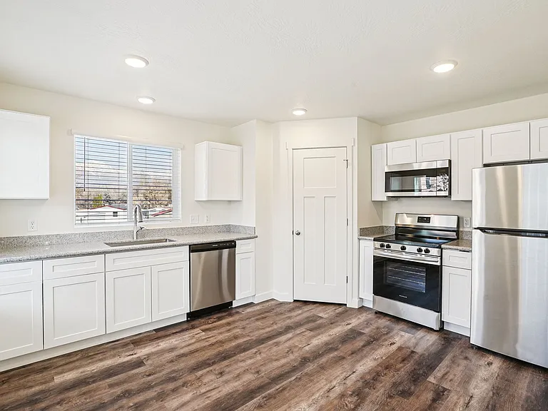 Villas at The Pointe — Photo 4