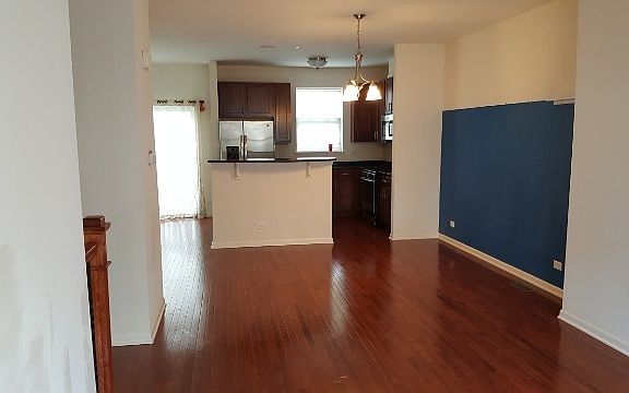 5th image of 304 Wildflower St