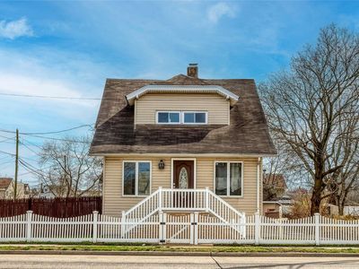 123 Atlantic Avenue, Freeport, NY, 11520