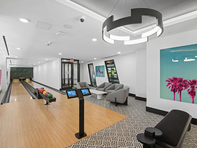 Aura North Miami Beach — Photo 30