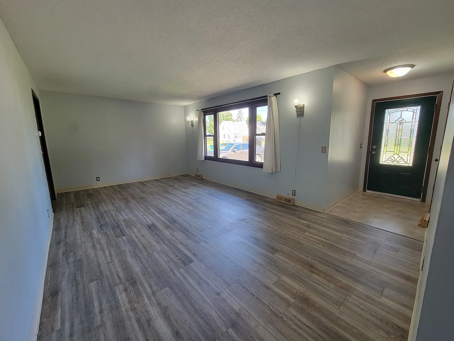 520 Smith St — Photo 4