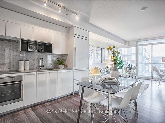 5th image of 90 Queens Wharf Rd #810