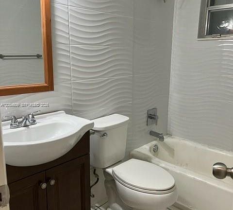 5th image of 103 SE 5th St #B