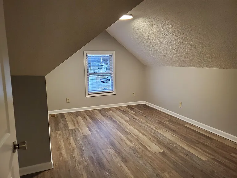 510 Lamont St — Photo 2