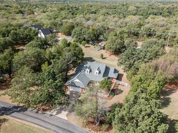 501 Pleasant Oaks Cir, Edmond, OK 73034