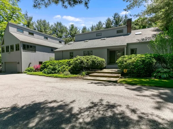 35 Westwood Dr, Worcester, MA 01609