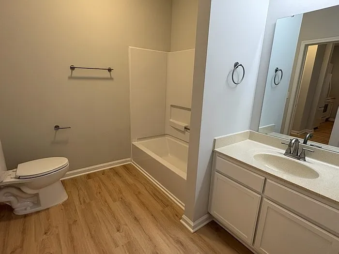 1 bed, 1.0 bath, 821 sqft, $1,150 — Photo 3