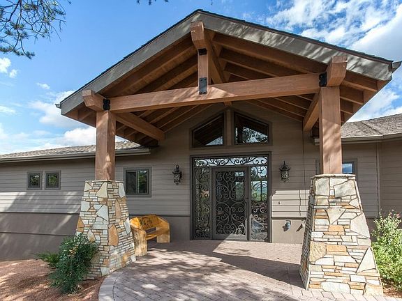 3rd image of 703 N Redbud Cir