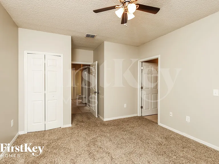 1201 Schumann Dr — Photo 7