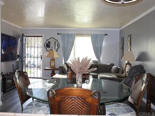 447 Ridgeway Ct, Spring Valley, CA 91977