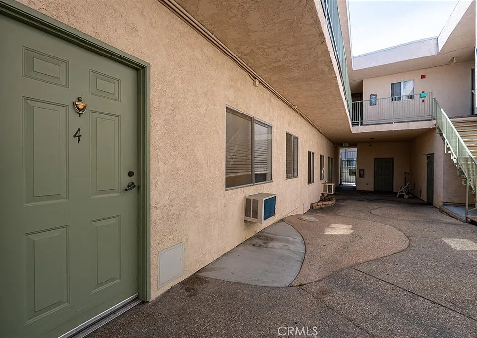 10085 Tujunga Canyon Blvd #4