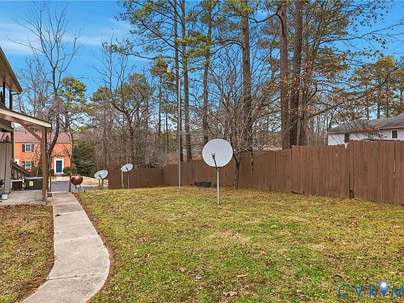 3rd image of 161 Lakeview Park Rd