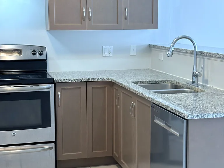 15 Summerfield Dr — Photo 2