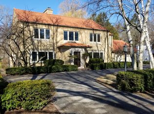 8017 N Links Way, Fox Pt, WI 53217