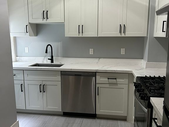5th image of 1145 Pine St APT 22