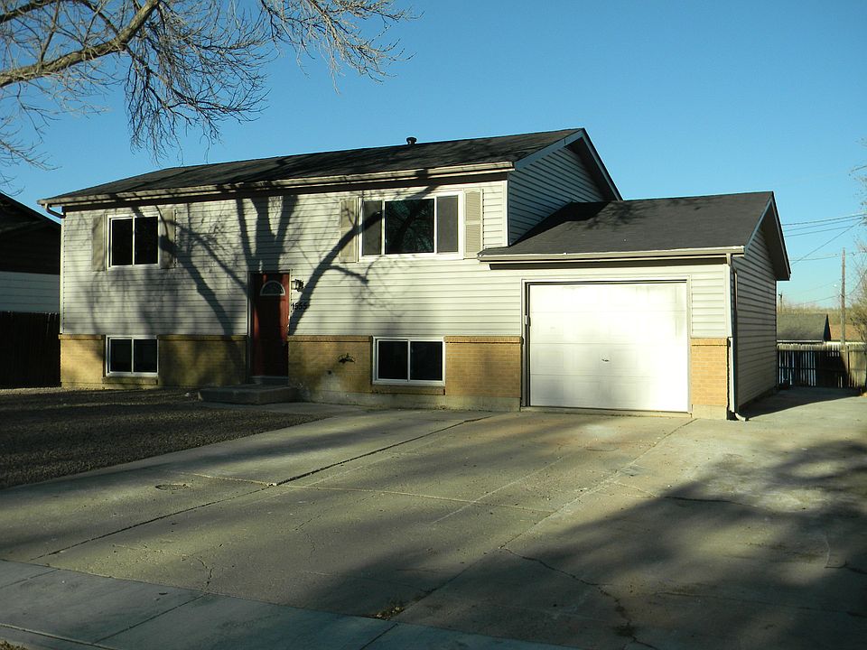 1st image of 1555 Chadwick Dr