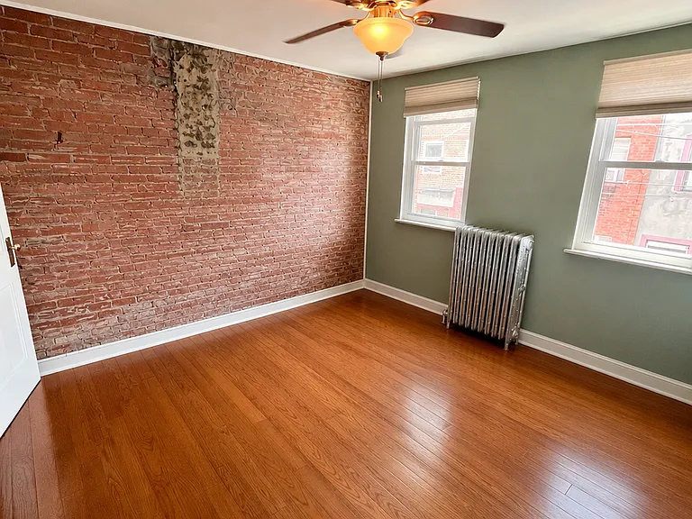 623 Sears St — Photo 6