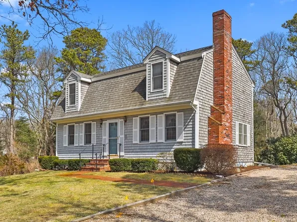 15 Upshur Dr, North Falmouth, MA 02556