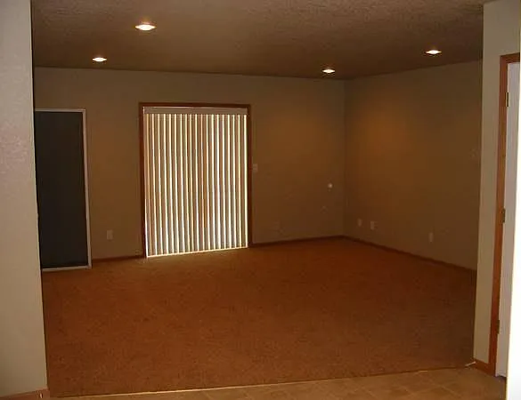 111 Amber Ave #111 — Photo 4