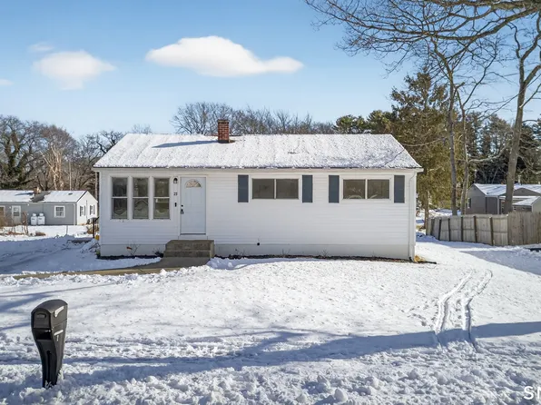 25 Oslo Street, Groton, CT 06355