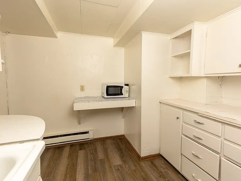 226 N Line St — Photo 22
