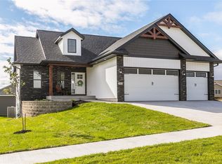 511 Dogwood Ln, Tiffin, IA 52340