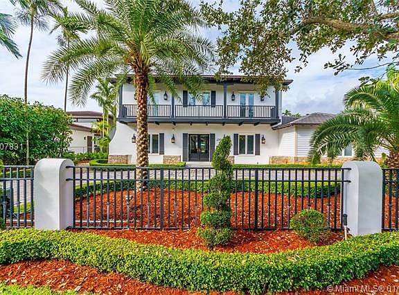 4th image of 4510 Granada Blvd