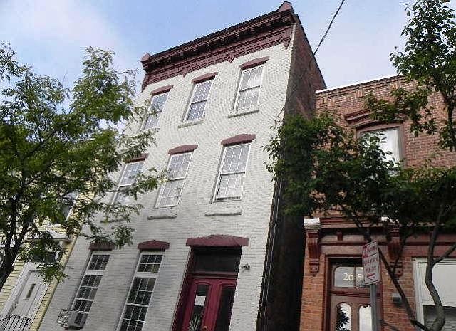 1st image of 2657 5th Ave