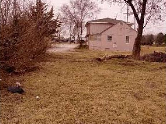 4th image of 14915 Metcalf Ave