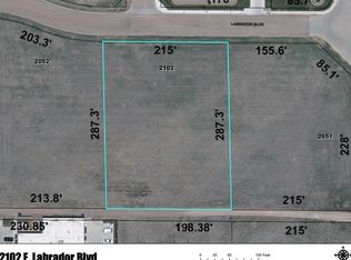 2102 E Labrador Blvd, Garden City, KS 67846