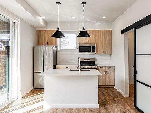 5th image of 990 S Logan St #308