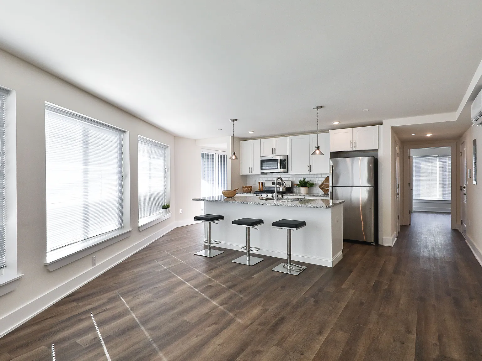 801 Aramingo Ave — Photo 2