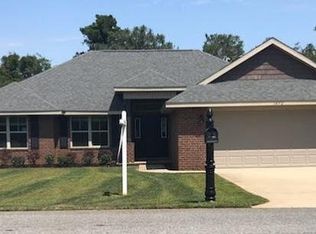 1452 Joseph Cir, Gulf Breeze, FL 32563