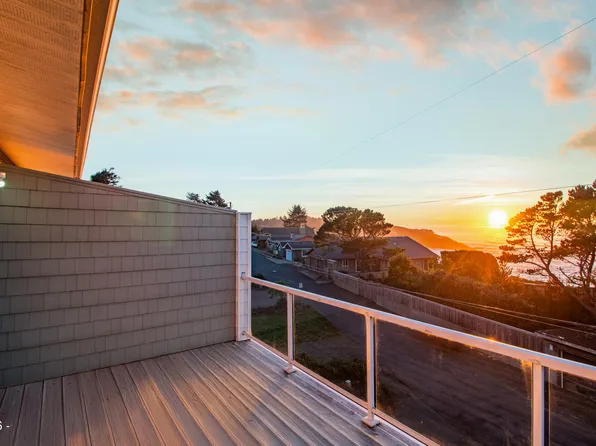 420 SW Coast Ave, Depoe Bay, OR 97341