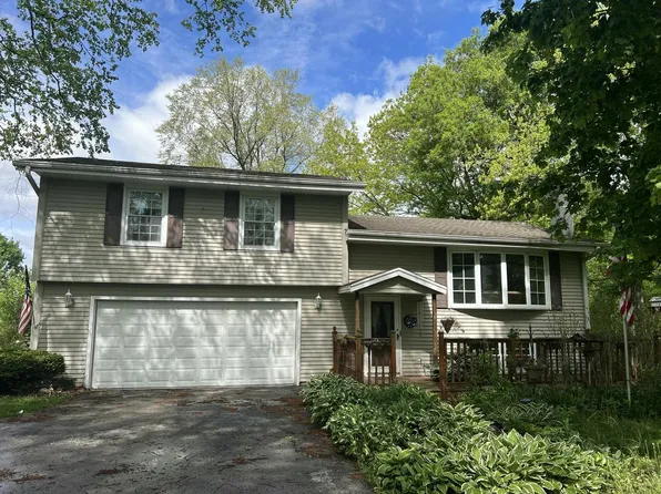 W250S4289 Center ROAD, Waukesha, WI 53189