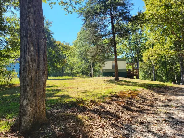 60 White Oak Dr, Big Sandy, TN 38221