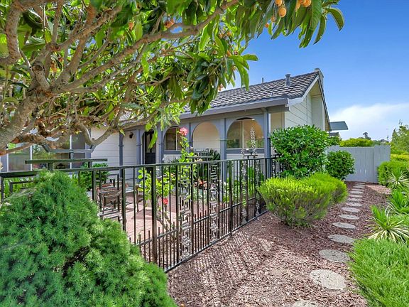 3rd image of 1601 Monteval Ct