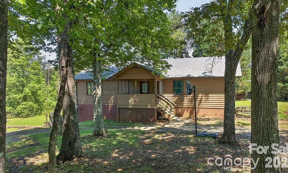 1st image of 66 Misery Ridge Trl
