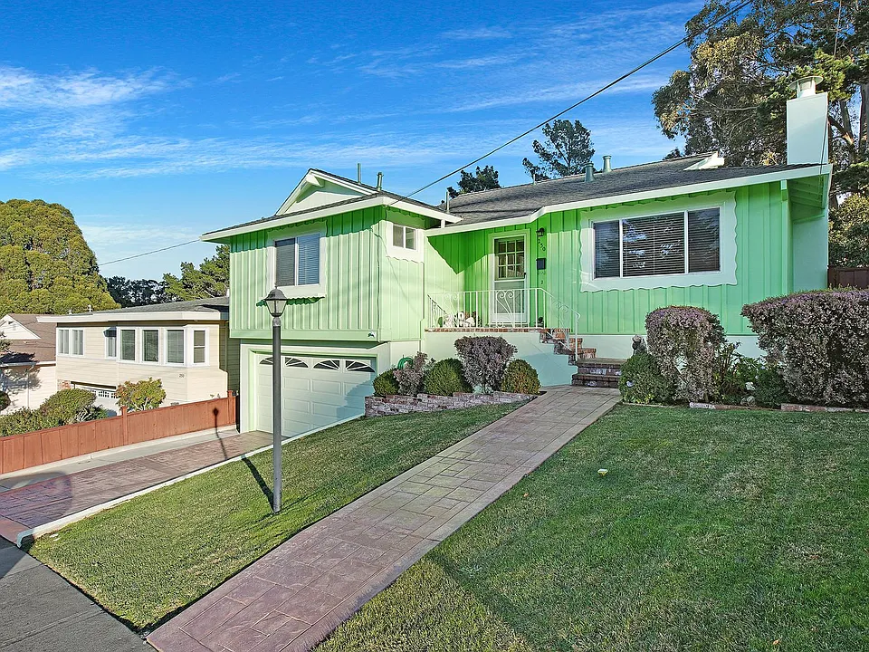230 Lowell Ave