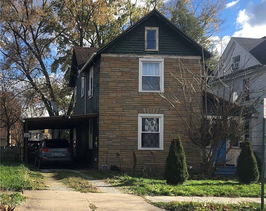 1st image of 123 Gale St