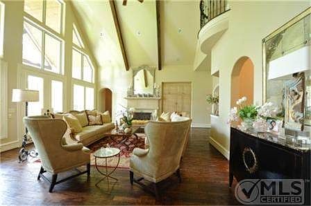 4th image of 8343 Santa Clara Dr